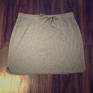 NWOT Sz L Gray Gap skirt
